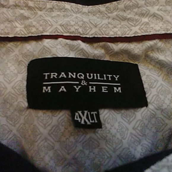 Classic casual button down in navy - Picture 2 of 2